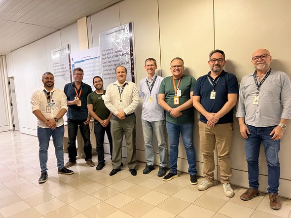 #PraTodosVerem: Servidores do TRE-PB, em pé, posando.