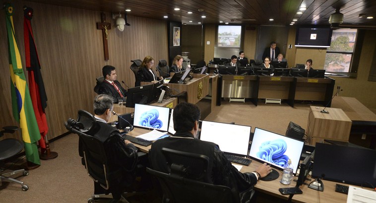 Plenário do TRE-PB, composto por magistrados, durante sessão da Corte de Justiça Eleitoral.