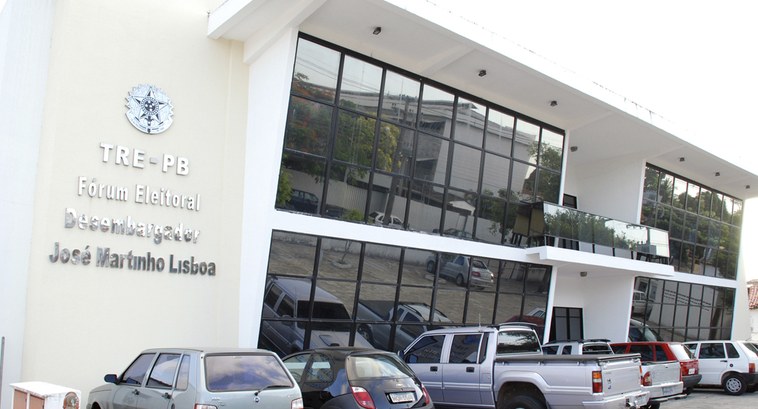 Fachada do edifício-sede do Fórum Eleitoral de João Pessoa.